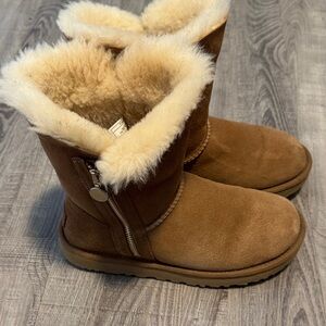 UGG Tan Ankle Boots with Cream Fur Lining